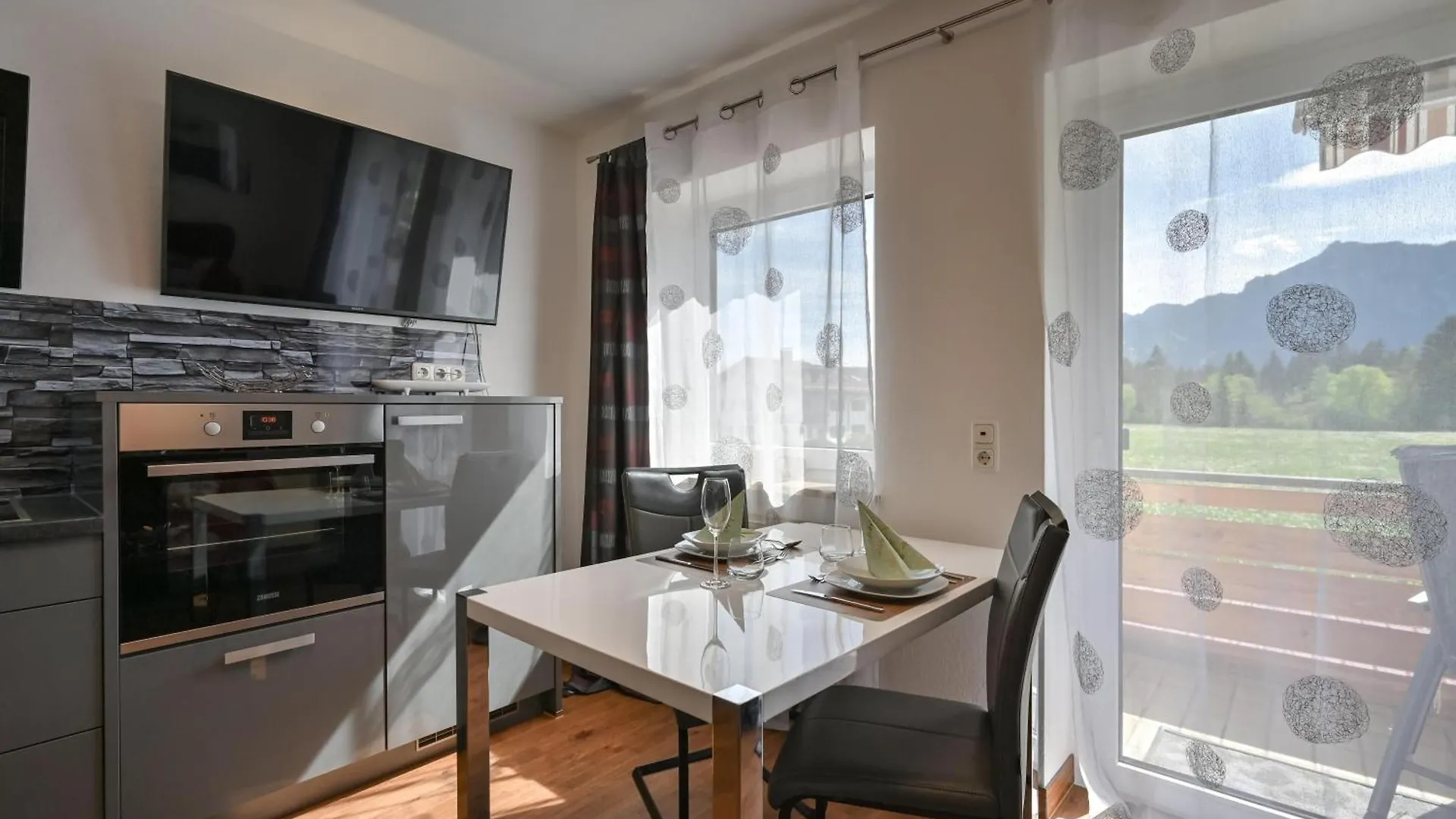 Ferienwohnung Herzstueck Im Haus Schlossblick Fussen Apartment